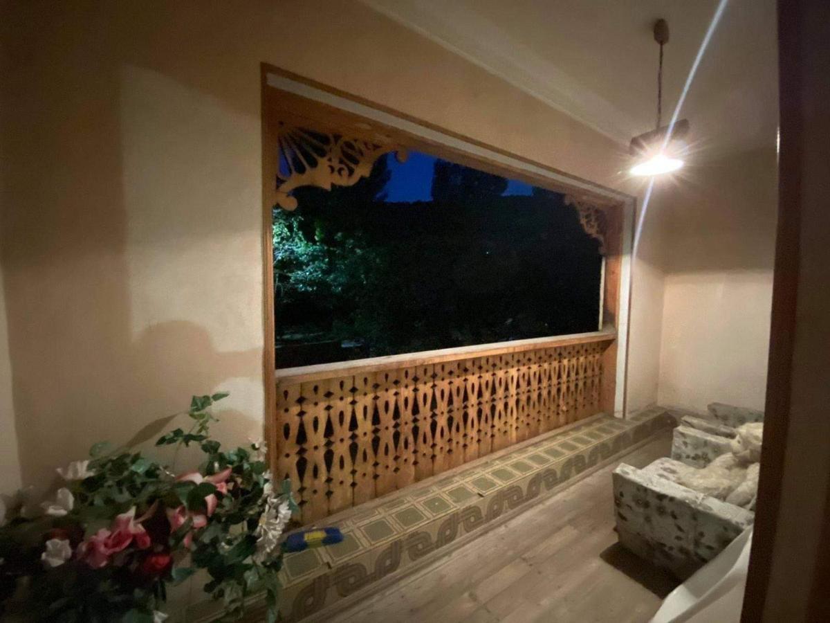 Guest House Raisa 迪利然 外观 照片
