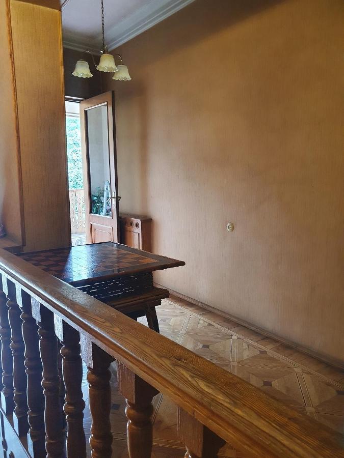 Guest House Raisa 迪利然 外观 照片